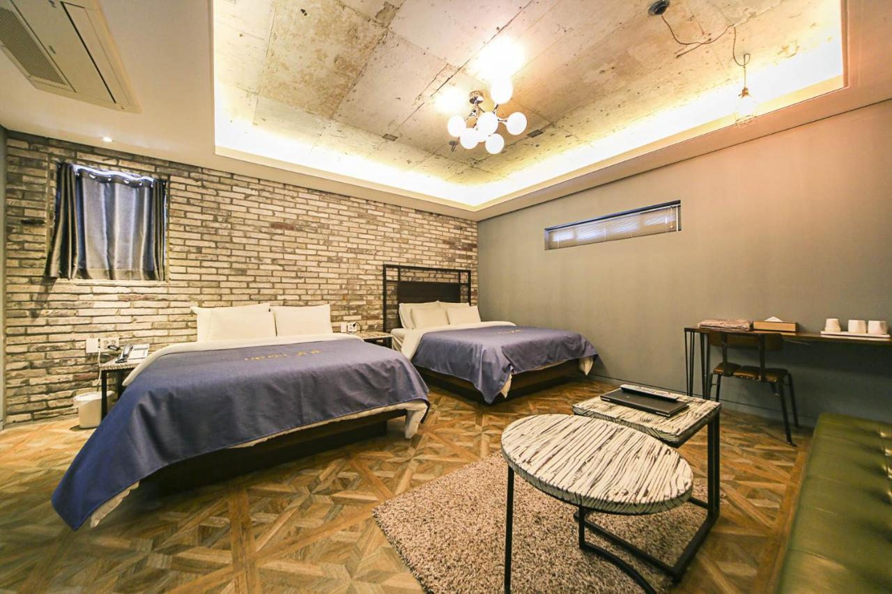 Hotel Myeongjak Чхунчхон Экстерьер фото