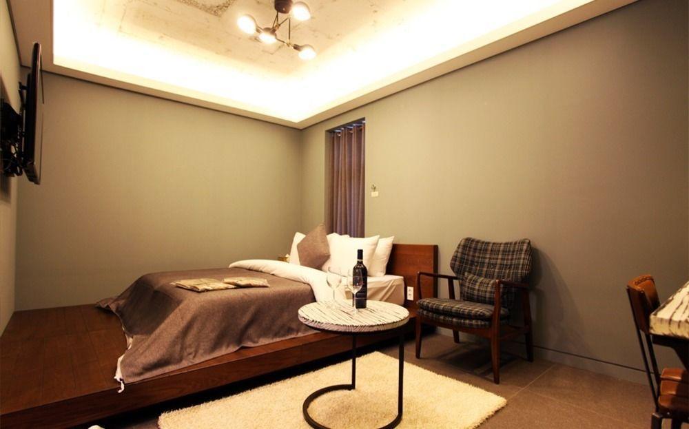 Hotel Myeongjak Чхунчхон Экстерьер фото